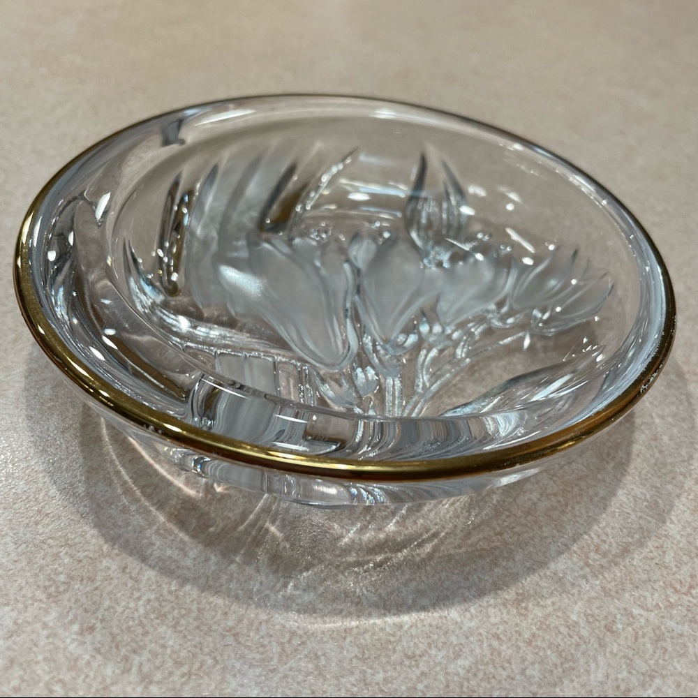 Vintage Mikasa Frosted Embossed Orchid Gold Rim Oval 5” Rings Watch Candy Dish.